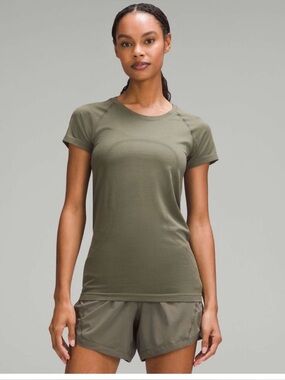 Lululemon Swiftly Tech Short Sleeve Shirt 2.0 Hip Length 6 Army Green Workout